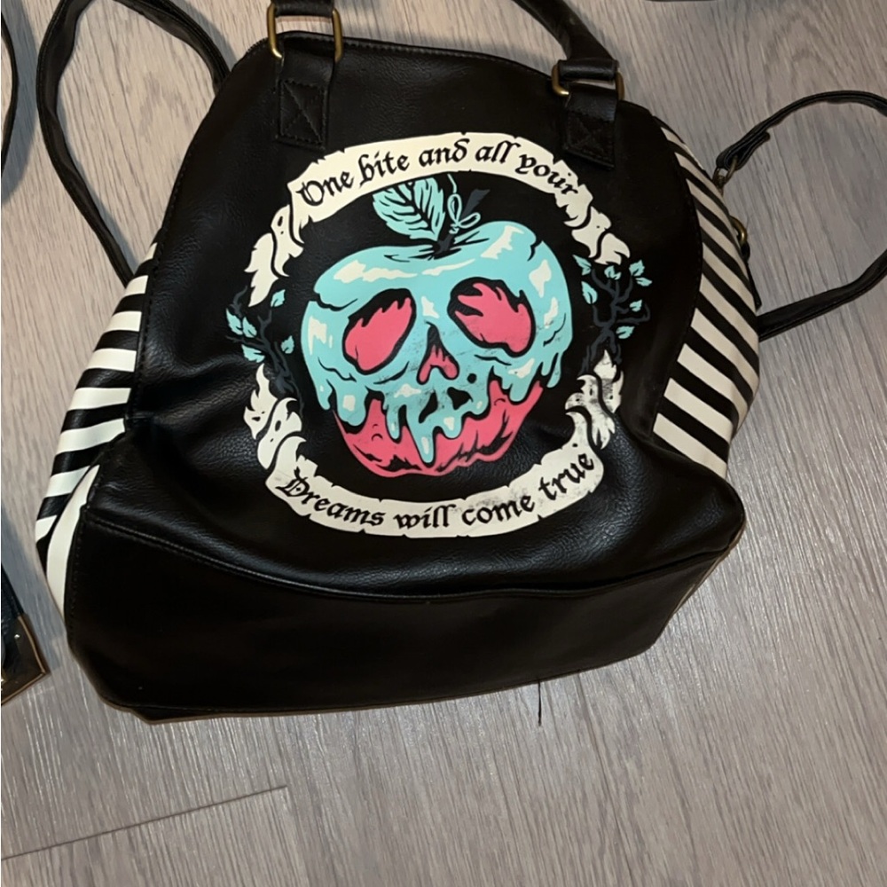 Gothic bags - Picture 6 of 6